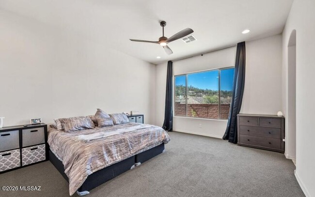 Building Photo - 719 E Danum Vly Dr