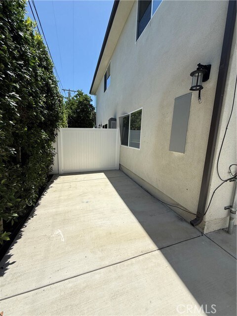 Building Photo - 6246 Tujunga Ave