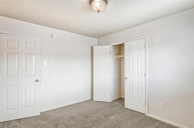 Building Photo - 1526 Rogers Lake Ln