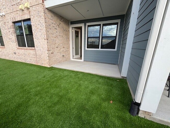 Building Photo - Brand New Luxury 2 Bed/2 Bath Condo - Wate...