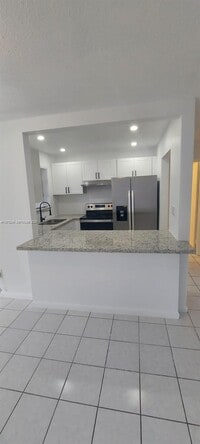 Building Photo - 3033 NW 43rd Ave
