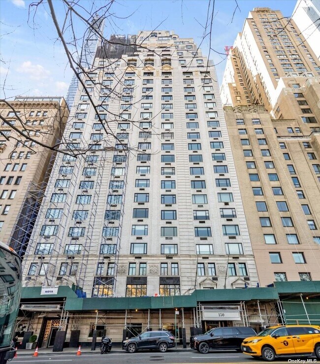 Building Photo - 150 Central Park S
