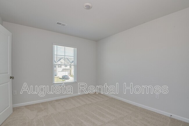 Building Photo - 5419 Thrasher Ln