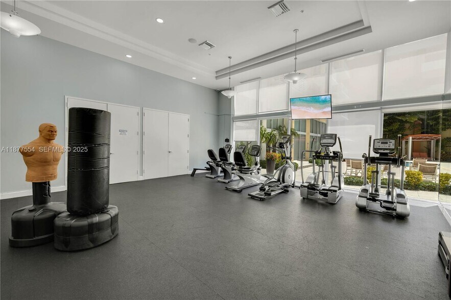 Building Photo - 18800 NE 29th Ave