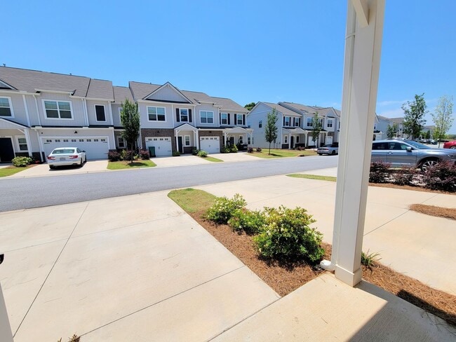 Building Photo - 327 Hollenbeck Pl