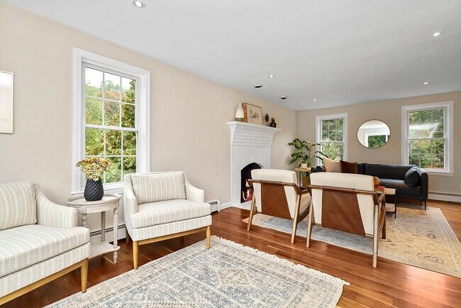 Building Photo - 94 Hudson Rd