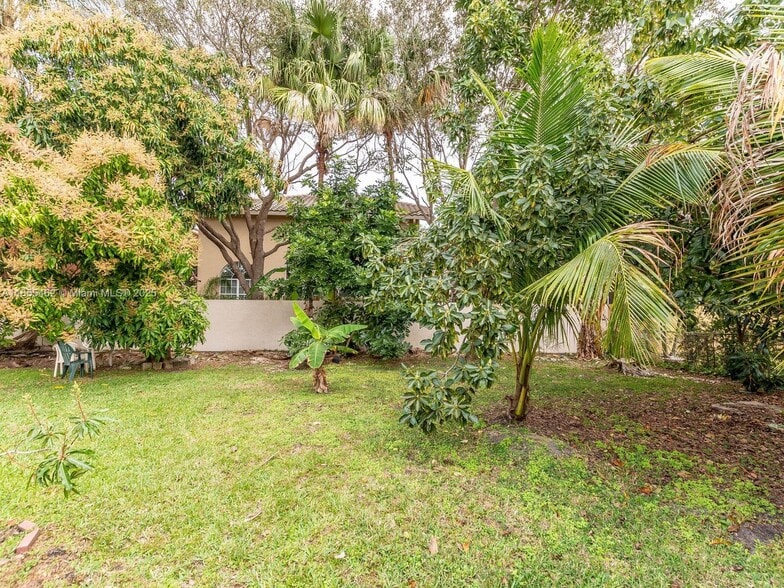 Building Photo - 9939 Majestic Way