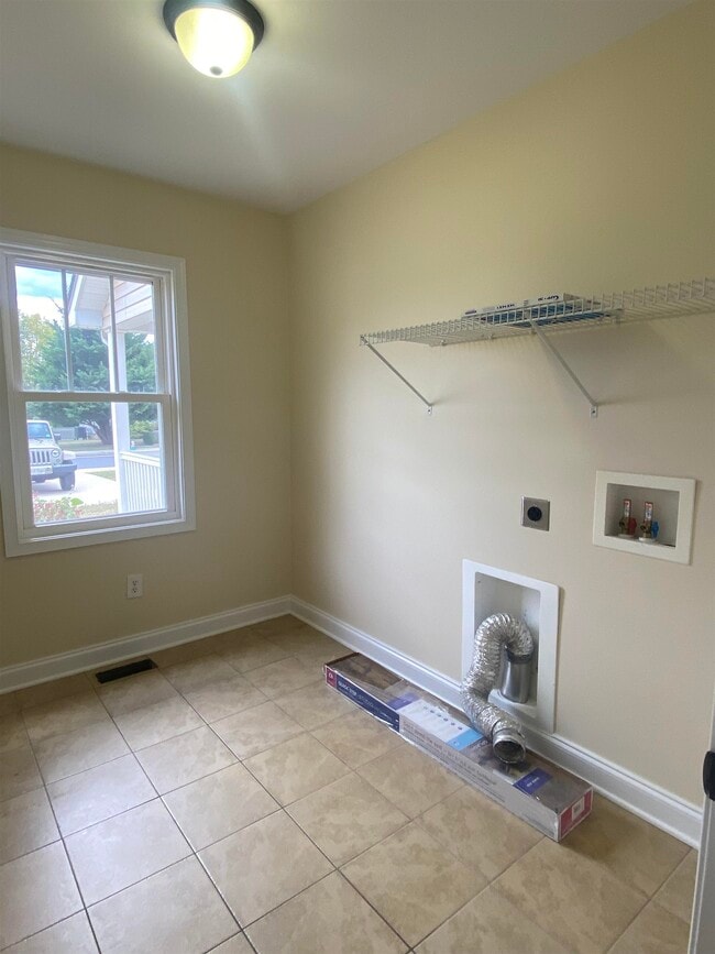 Building Photo - 18 Boulder Dr