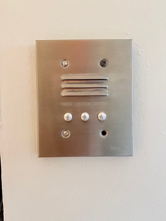 Building Photo - 66 Westland Ave