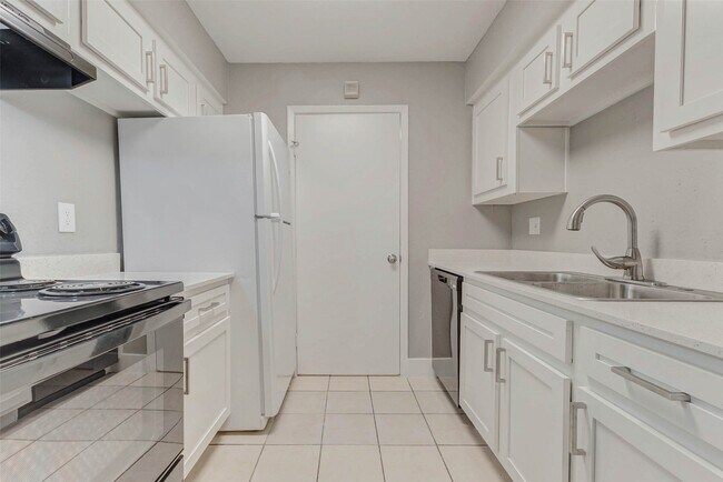 Building Photo - 12611 Ashford Meadow Dr