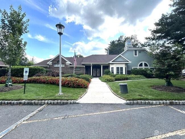 Building Photo - 7302 Elm Ct