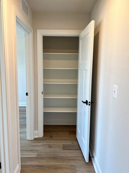 Linen Closet - 2423 Anlee Rd
