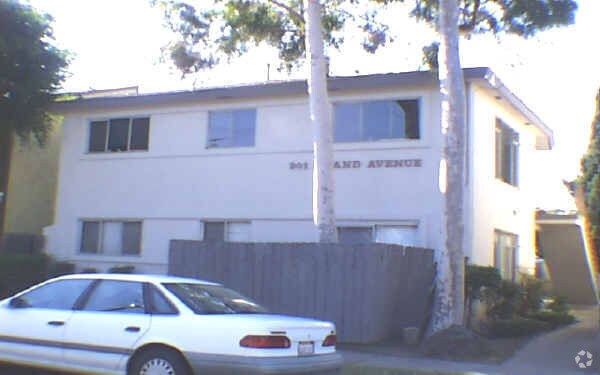 Building Photo - 901 Grand Ave