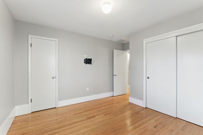 Building Photo - 1638 Marshall Ave