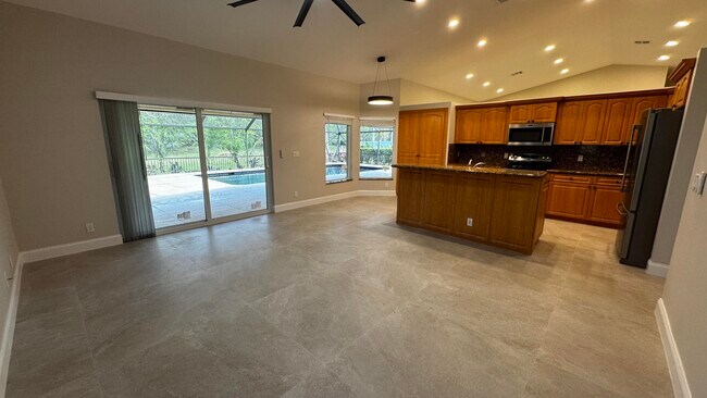 Building Photo - 11822 Island Lakes Ln