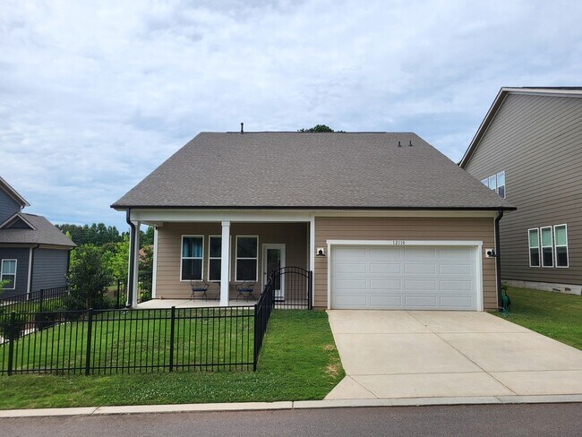 Building Photo - Spacious 3 bedroom in Mayes Hall Community