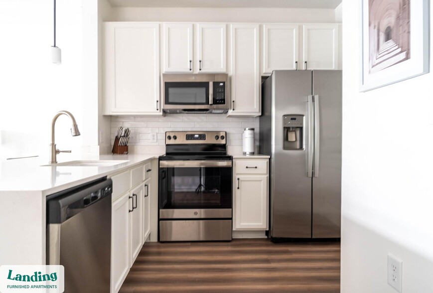 Building Photo - 1017 Umstead Hollow Pl