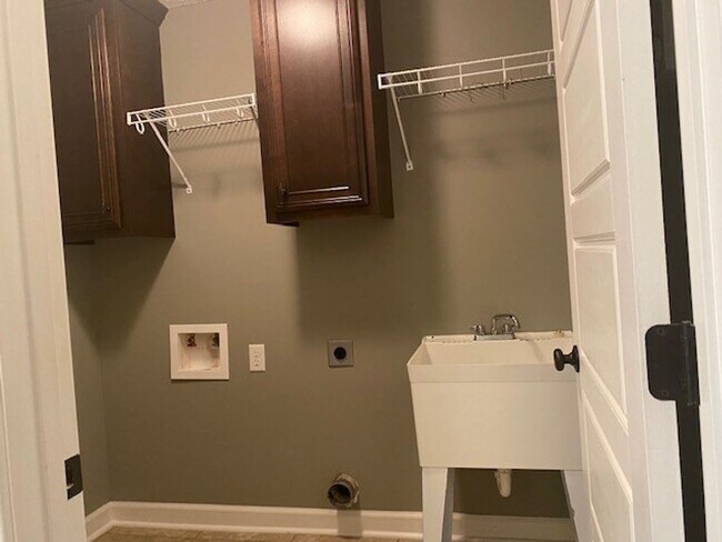 Building Photo - Elegant 4BD/2BA Home in the Charming Laurel Brooke Neighborhood, Valdosta, GA!