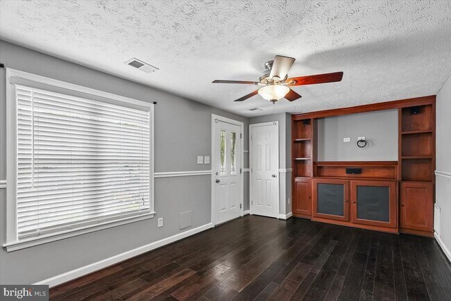 Building Photo - 1594 Lodge Pole Ct