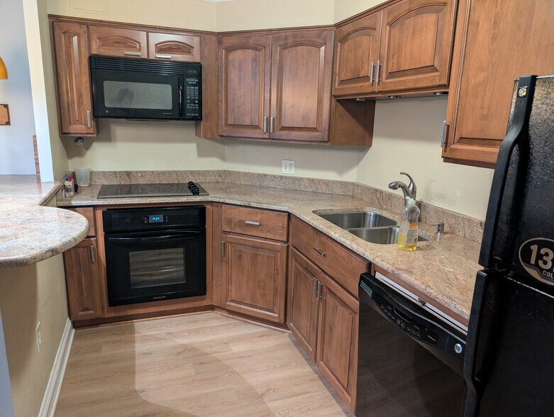 Kitchen - 1625 Larimer St