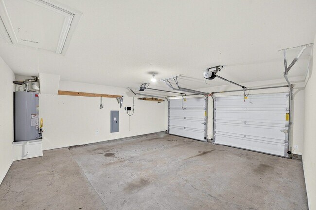 Building Photo - 2668 Costa Mesa Dr