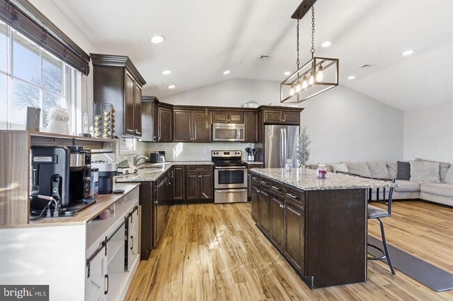 Building Photo - 62 Oldbrook Rd