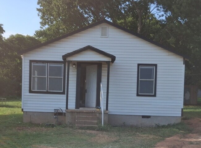 Building Photo - 616 W Oklahoma Ave