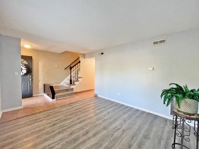 Building Photo - READY 11-07-25!! 3-Bedroom Townhome at the...