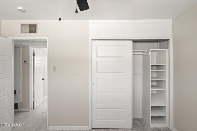 Building Photo - 4317 Larchmont Dr