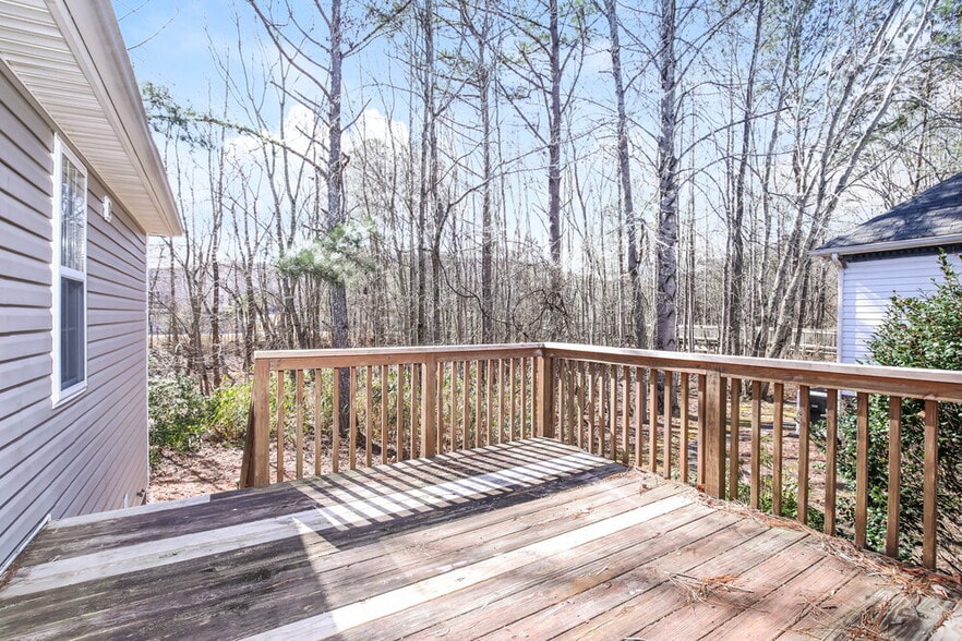 Building Photo - 305 Occidental Dr