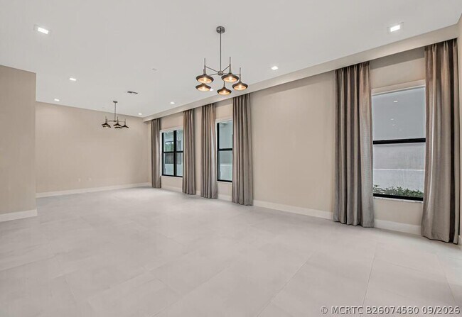 Building Photo - 10018 Skyloft St