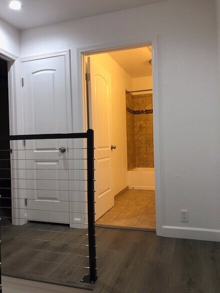 Building Photo - 251 W Dryden St