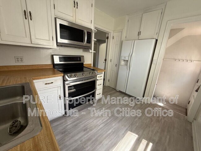 Building Photo - 2632 Toledo Ave S