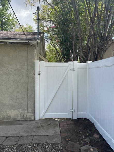 Backyard gate - 5775 Bertrand Ave