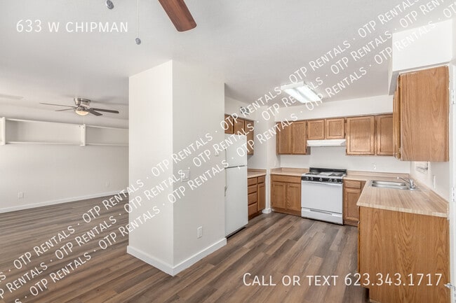 Building Photo - 633 w chipman-