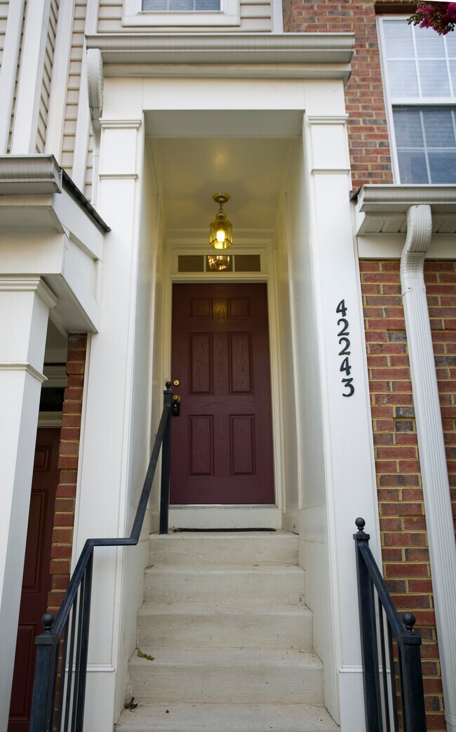 Building Photo - 42243 Black Rock Ter