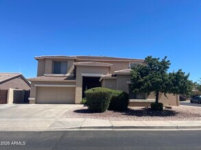 Building Photo - 9940 E Medina Ave