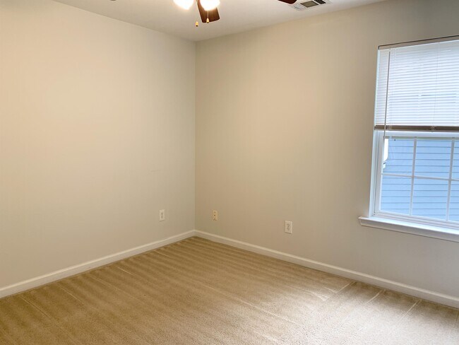 Building Photo - 329 Tuggle Ct