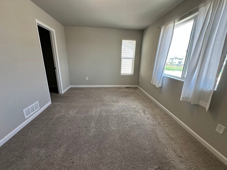 Building Photo - 10196 Winter Gem Grv