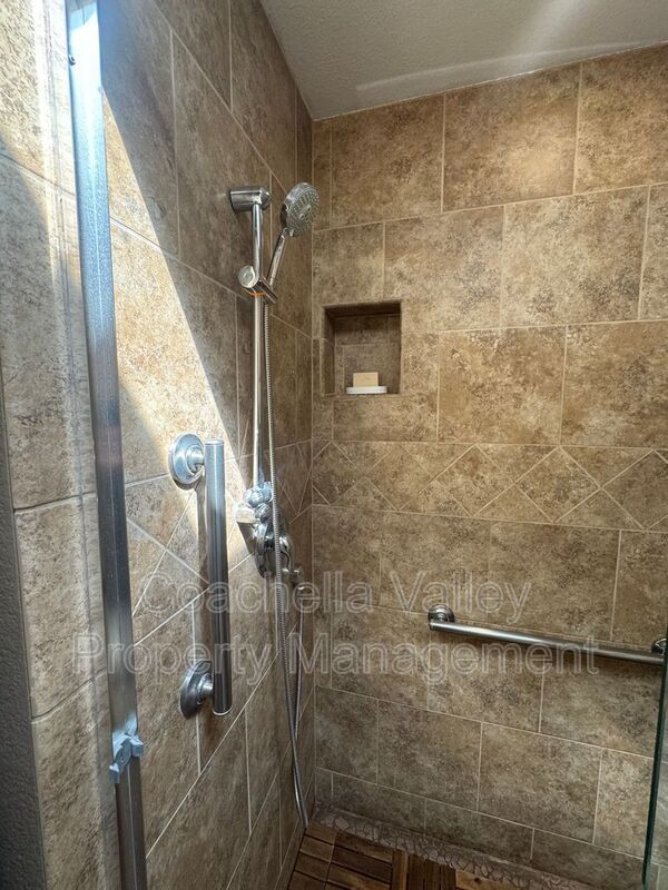 Building Photo - 43584 Via Magellan Dr