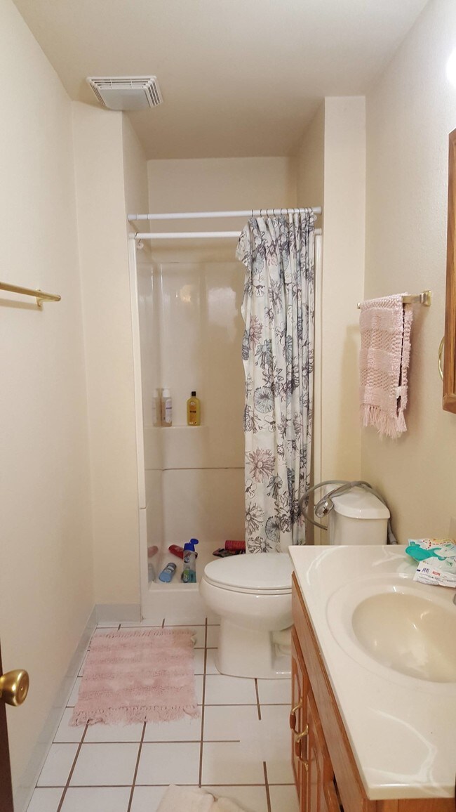 Building Photo - 2820-2813 13th Ave