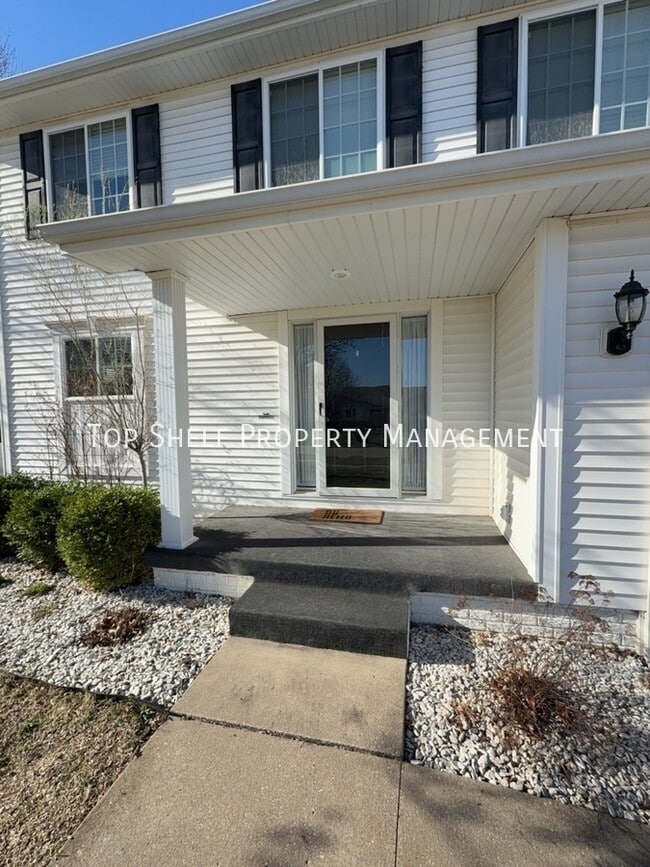 Building Photo - 4542 Meadow Valley Dr