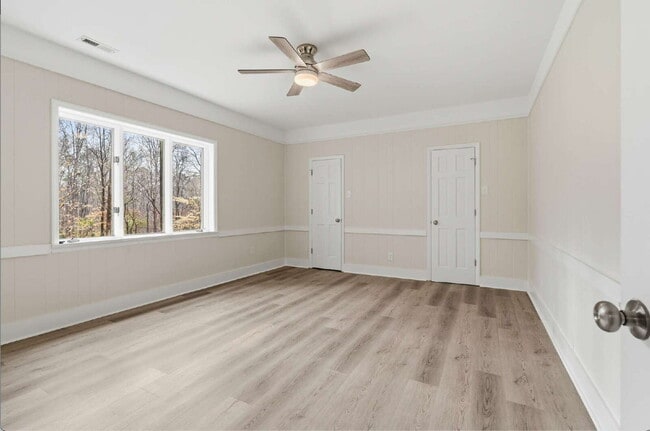 Building Photo - Two Bedroom Duplex with Bonus Room in Chapel Hill