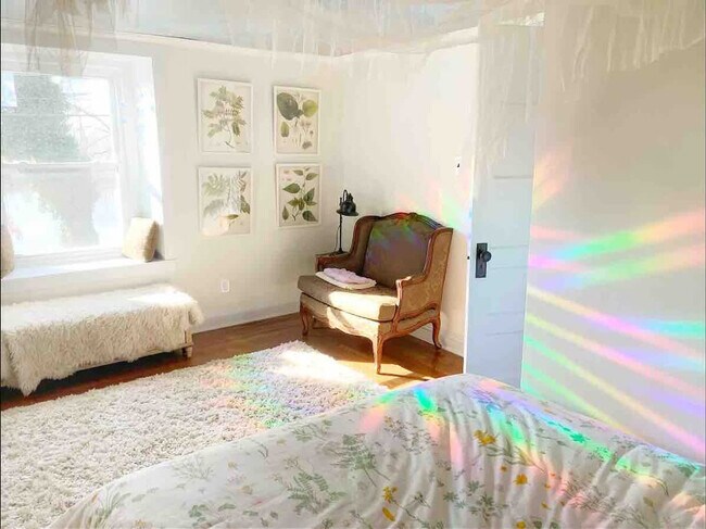 Building Photo - 54 River Dr