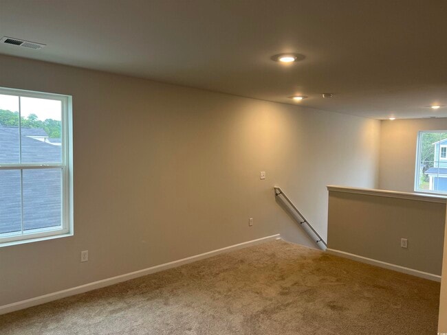 Building Photo - 808 Wapama St