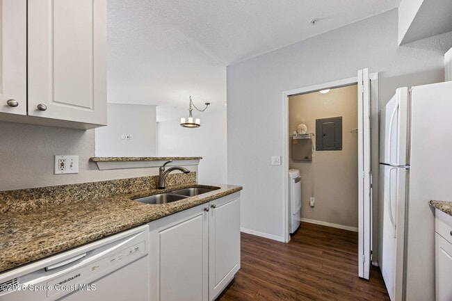 Building Photo - 5673 Star Rush Dr