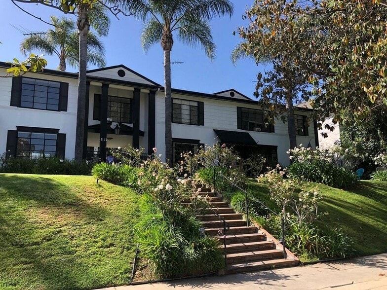 Building Photo - 817 S Windsor Blvd