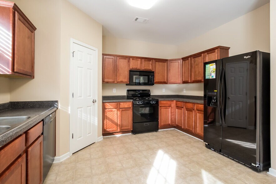 Building Photo - 2303 Jasmine Glen Dr