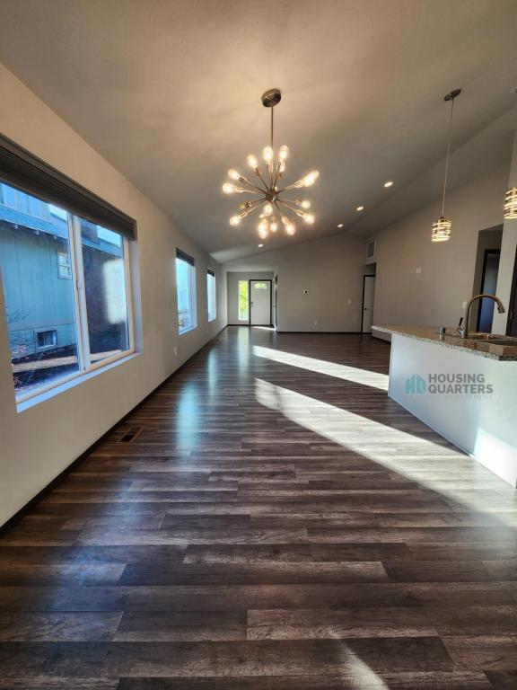 Building Photo - 1421 E Providence Ave