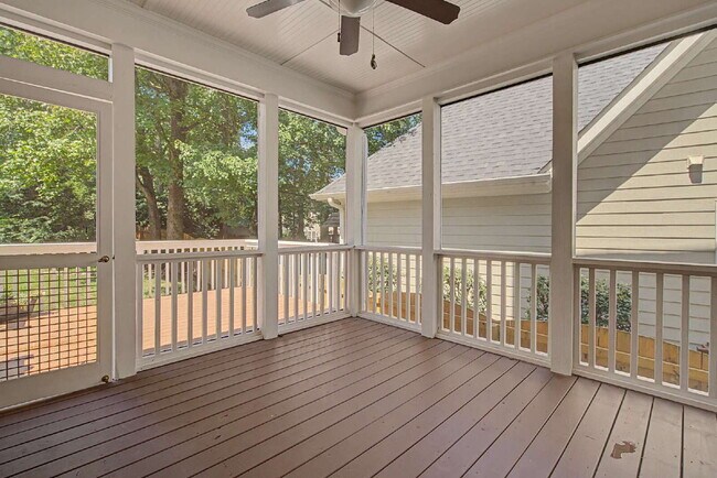 Building Photo - Spacious and Move-in Ready 4-Bedroom in Cary!